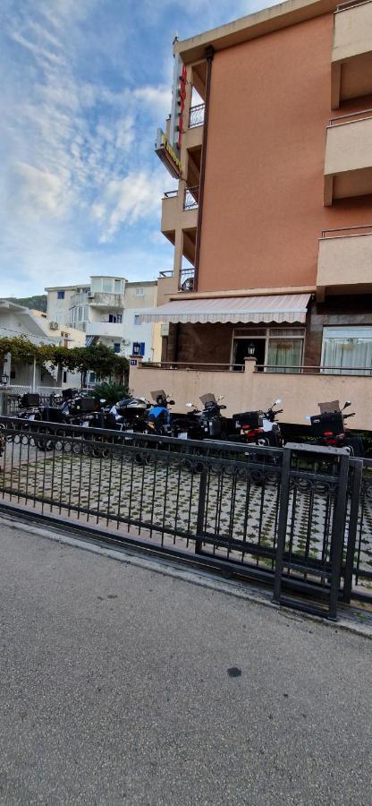 Hotel Fineso Budva Exterior photo