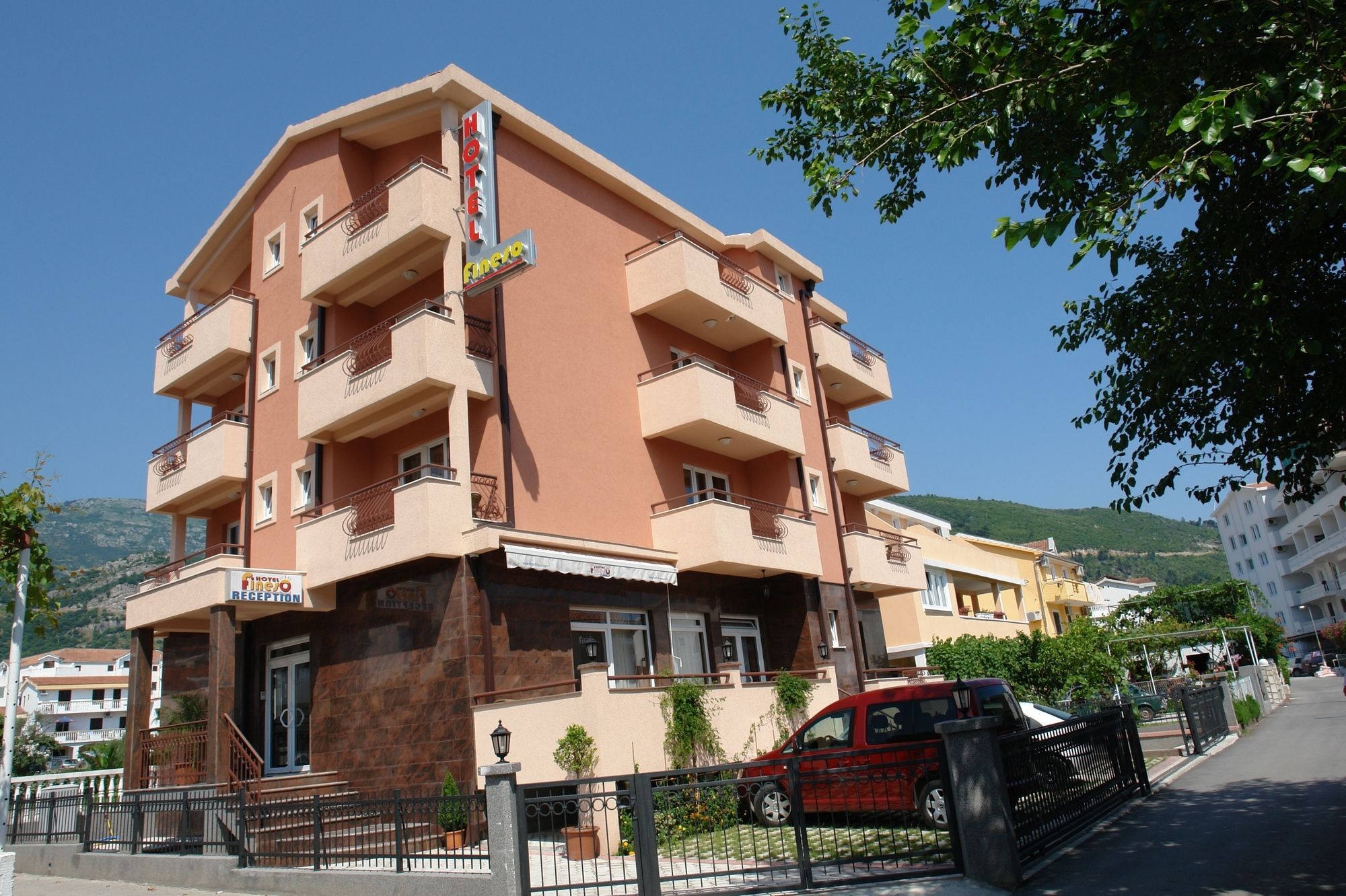 Hotel Fineso Budva Exterior photo