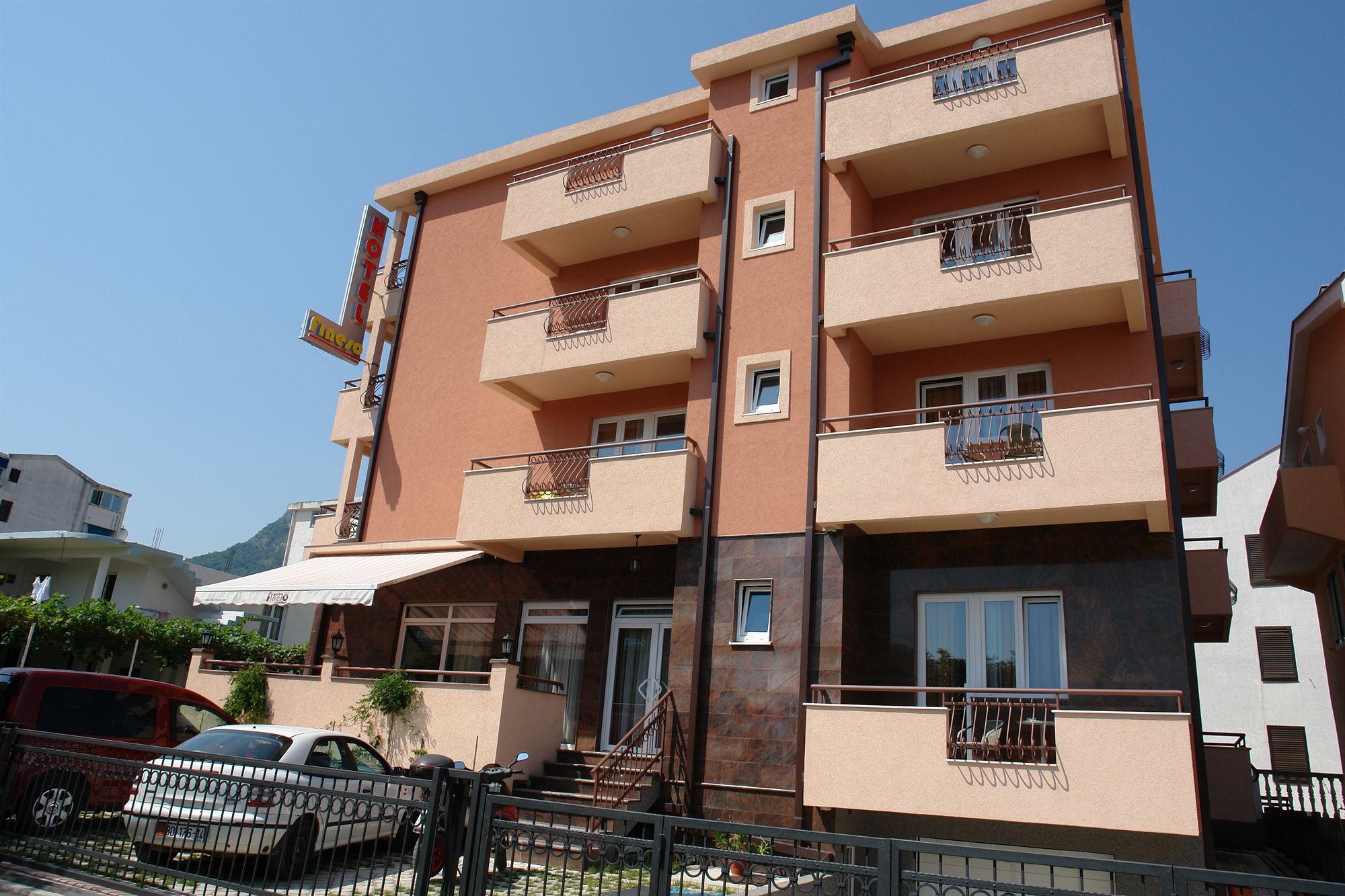 Hotel Fineso Budva Exterior photo